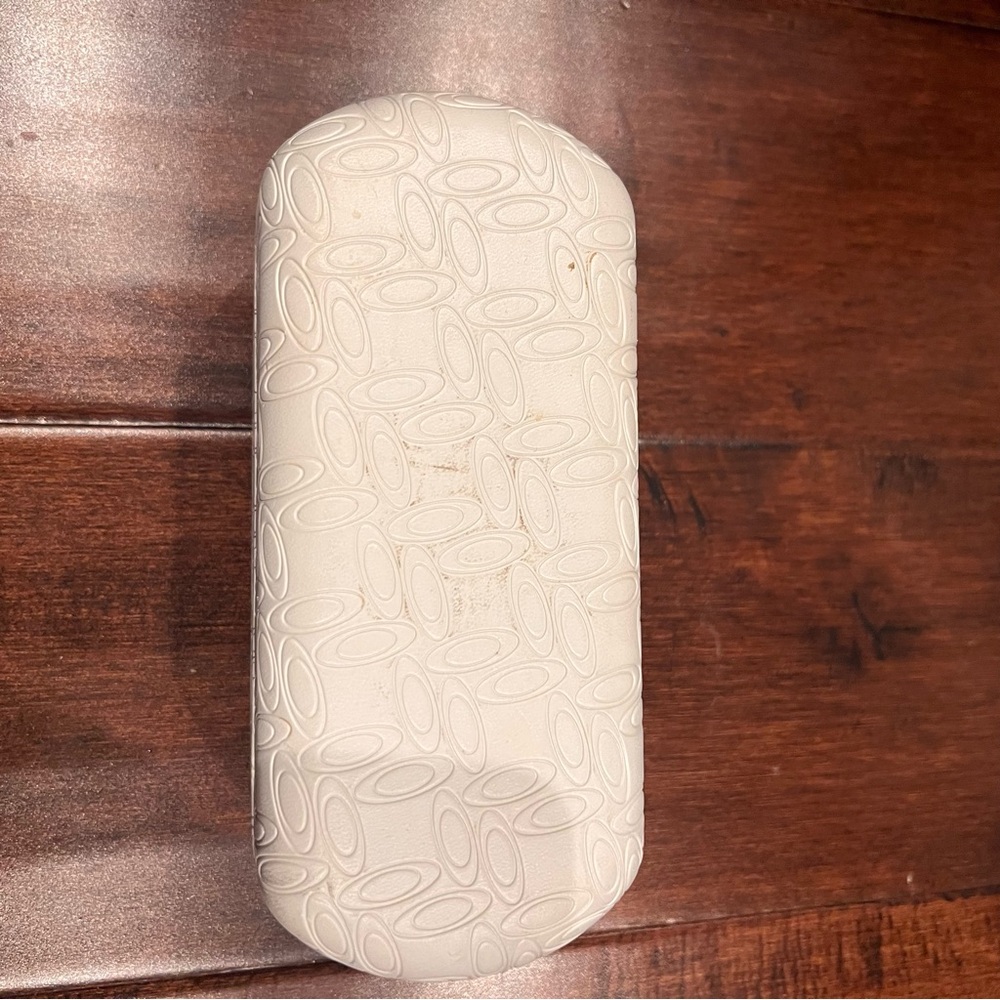 Oakley Embossed Oval Pattern White Sunglasses Case - image 3